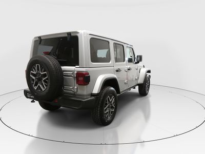 2024 Jeep Wrangler — photo 7 view