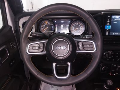 2024 Jeep Wrangler — photo 12 view