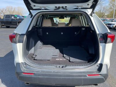 2021 Toyota RAV4 — photo 17 view