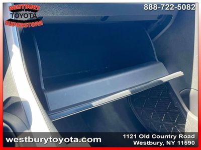 2024 Toyota RAV4 - Photo 31