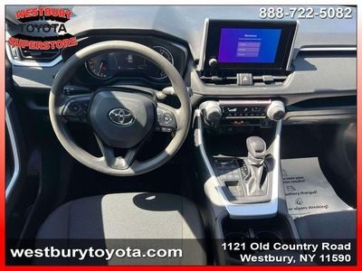2024 Toyota RAV4 - Photo 17