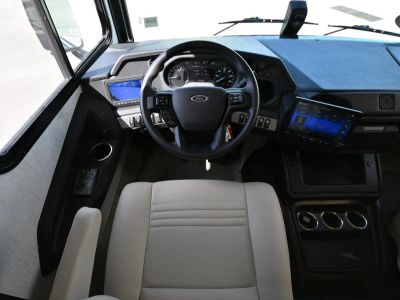 2026 Fleetwood BOUNDER - Photo 2