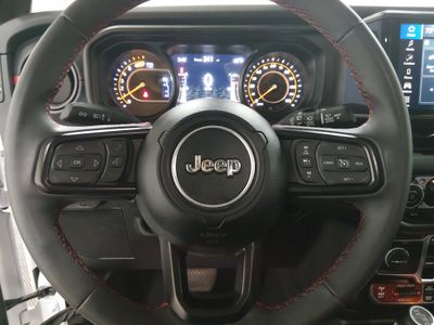 2024 Jeep Wrangler — photo 12 view