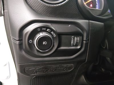 2024 Jeep Wrangler — photo 13 view