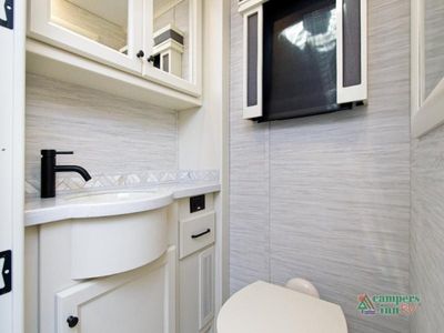 2026 Tiffin Motorhomes Allegro RED - Photo 28