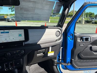 2026 Jeep Wrangler — photo 41 view