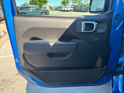 2026 Jeep Wrangler — photo 42 view
