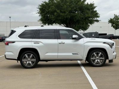 2023 Toyota Sequoia - Photo 3