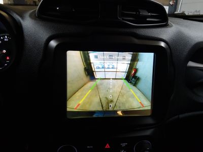2023 Jeep Renegade - Photo 16