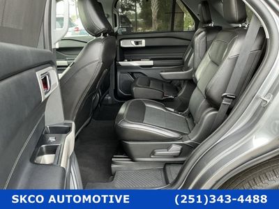 2022 Ford Explorer - Photo 2