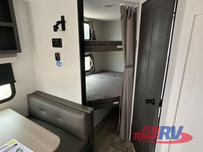 2025 Venture RV Stratus - Photo 42