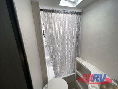 2025 Venture RV Stratus - Photo 38