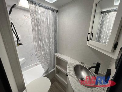 2025 Venture RV Stratus - Photo 35