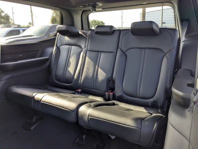 2026 Jeep Grand Wagoneer — photo 14 view