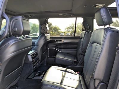2026 Jeep Grand Wagoneer — photo 15 view