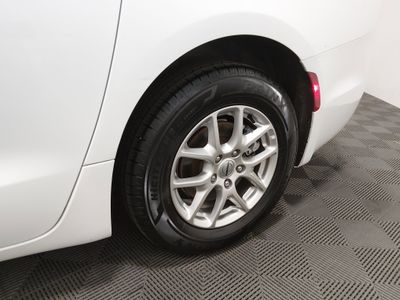 2024 Chrysler Pacifica — photo 10 view