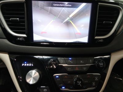 2024 Chrysler Pacifica — photo 16 view