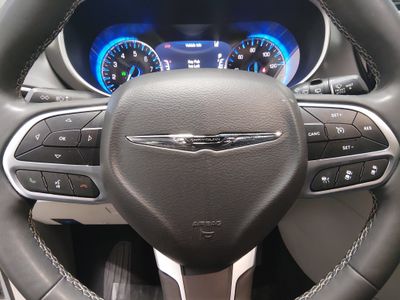 2024 Chrysler Pacifica — photo 12 view