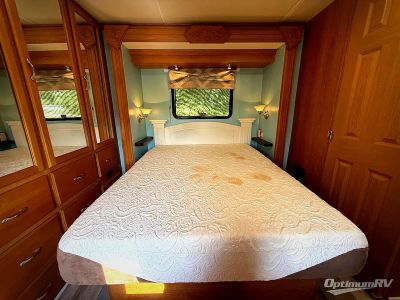 2005 Coachmen Epic — photo 21 view