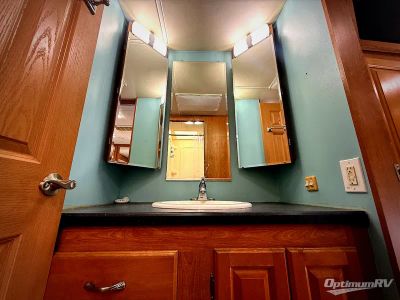2005 Coachmen Epic — photo 20 view