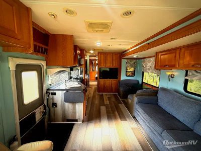 2005 Coachmen Epic — detail view