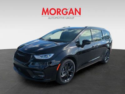 2026 Chrysler Pacifica — photo 9 view