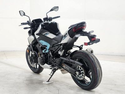 2025 Kawasaki Z900 ABS Galaxy Silver/Metallic Spark Black - Photo 4