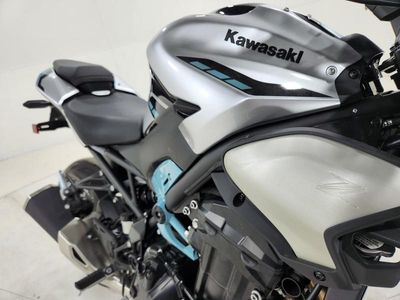 2025 Kawasaki Z900 ABS Galaxy Silver/Metallic Spark Black - Photo 14
