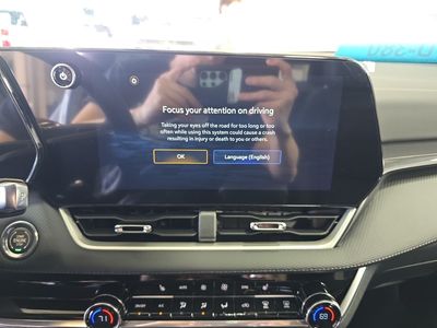 2026 Chevrolet Equinox - Photo 11