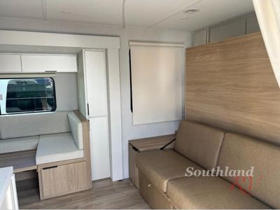 2026 Winnebago Thrive - Photo 6