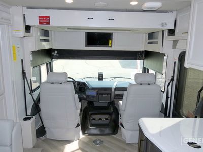 2026 Fleetwood Bounder - Photo 12