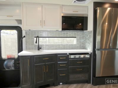 2026 Fleetwood Bounder - Photo 7