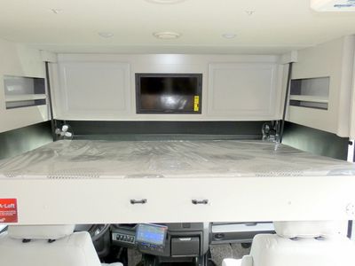 2026 Fleetwood Bounder - Photo 13