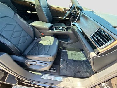 2026 Volkswagen Atlas — photo 14 view