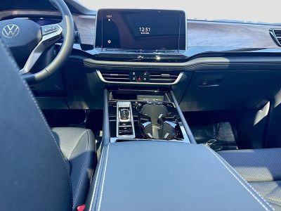 2026 Volkswagen Atlas — photo 18 view