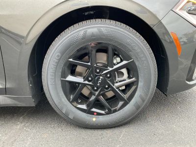2026 Kia K5 — photo 16 view