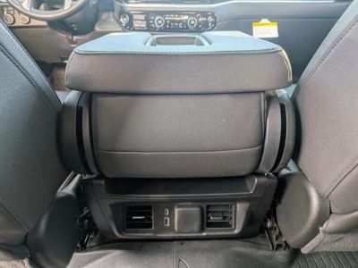 2025 Chevrolet Silverado 1500 — photo 18 view