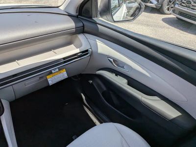 2026 Hyundai TUCSON HYBRID — photo 17 view