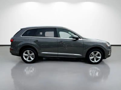2024 Audi Q7 — side profile view