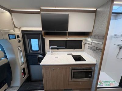 2025 Tiffin Motorhomes Wayfarer - Photo 13