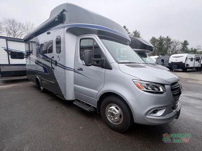 2025 Tiffin Motorhomes Wayfarer - Photo 1