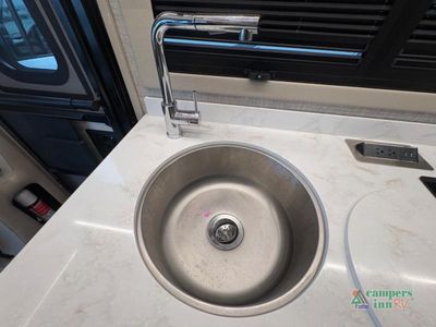 2025 Tiffin Motorhomes Wayfarer - Photo 18