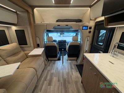 2025 Tiffin Motorhomes Wayfarer - Photo 9