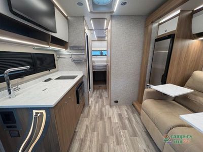 2025 Tiffin Motorhomes Wayfarer - Photo 8