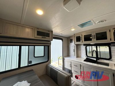 2024 CrossRoads RV Sunset Trail - Photo 5