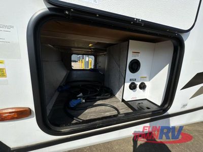 2024 CrossRoads RV Sunset Trail - Photo 16