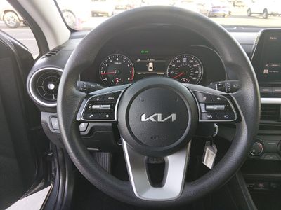 2024 Kia Forte - Photo 12