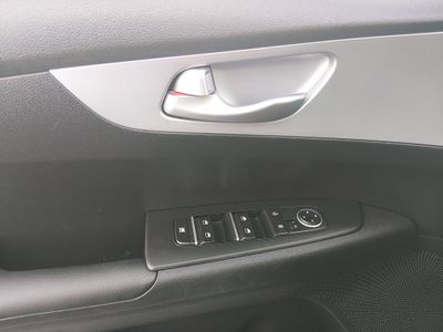 2024 Kia Forte - Photo 18