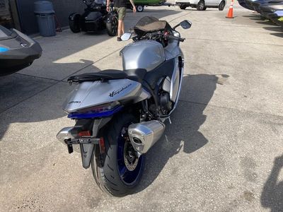 2025 Suzuki Hayabusa - Photo 8