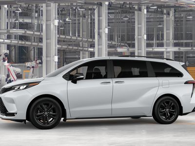 2026 Toyota Sienna — detail view